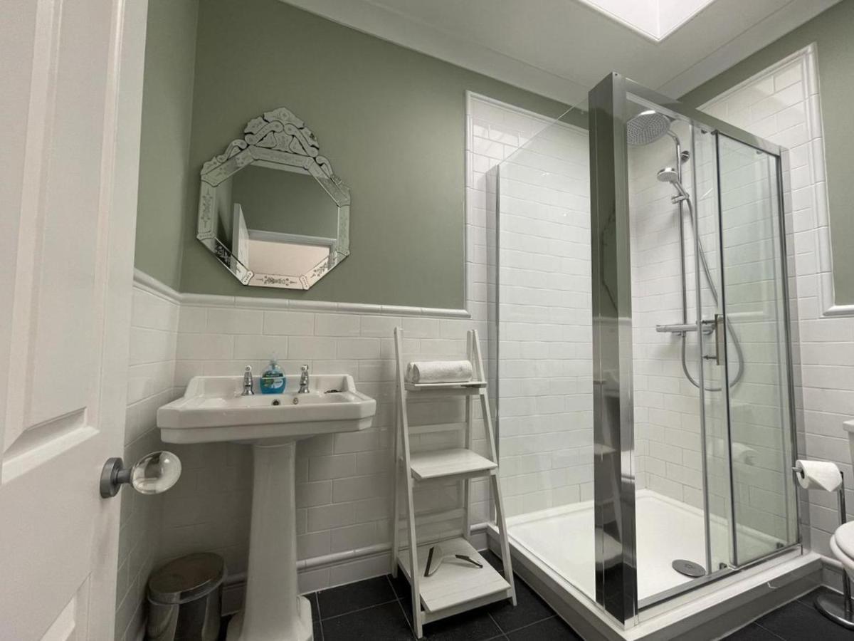Regency Apartment - Marine Square By Crown Gardens Holiday Homes Brighton Екстер'єр фото